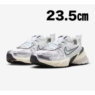 ナイキ(NIKE)の23.5㎝ NIKE V2K ラン ナイキ ホワイト シルバー(スニーカー)