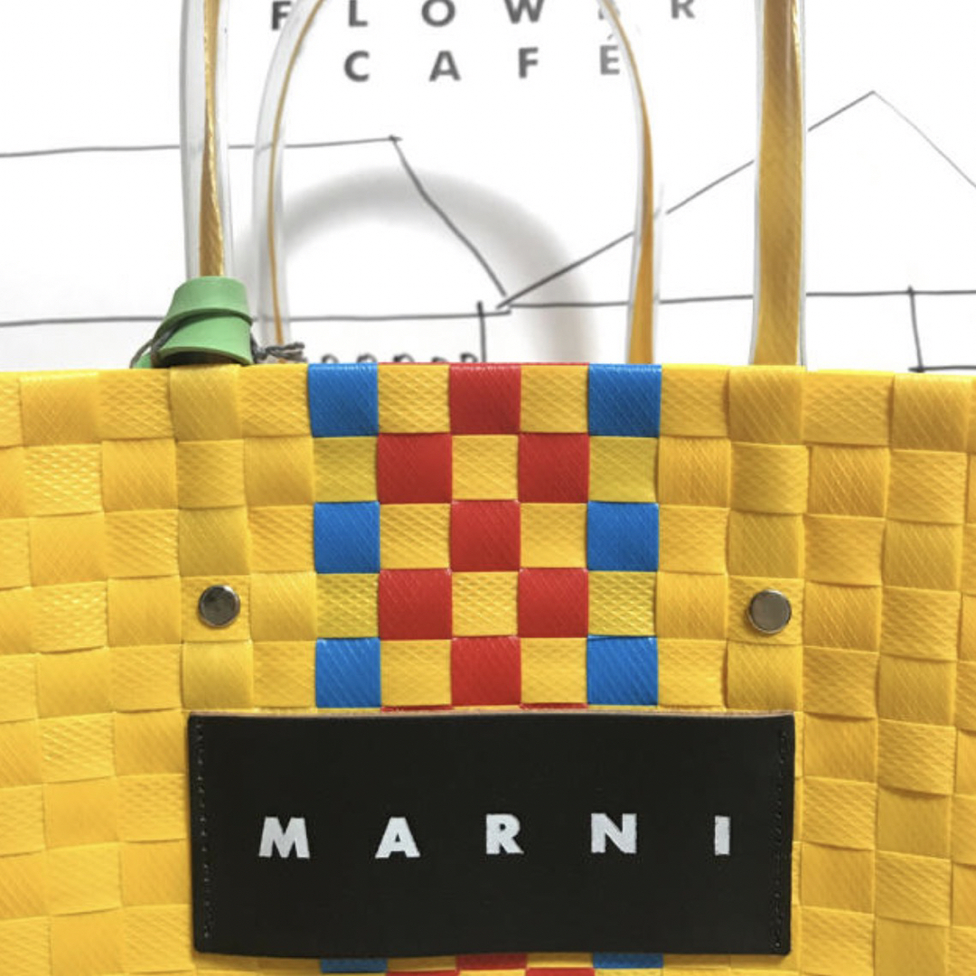 Marni(マルニ)のマルニ フラワー カフェ 限定 サニーイエロー ミニ ピクニック バッグ レディースのバッグ(かごバッグ/ストローバッグ)の商品写真