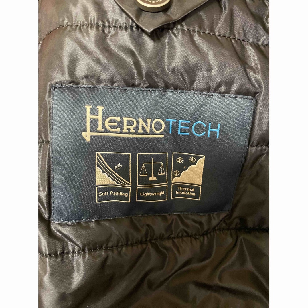 HERNO(ヘルノ)のヘルノ　HERNO 中綿入りチェスターコート　サイズM 46 ブラック メンズのジャケット/アウター(チェスターコート)の商品写真