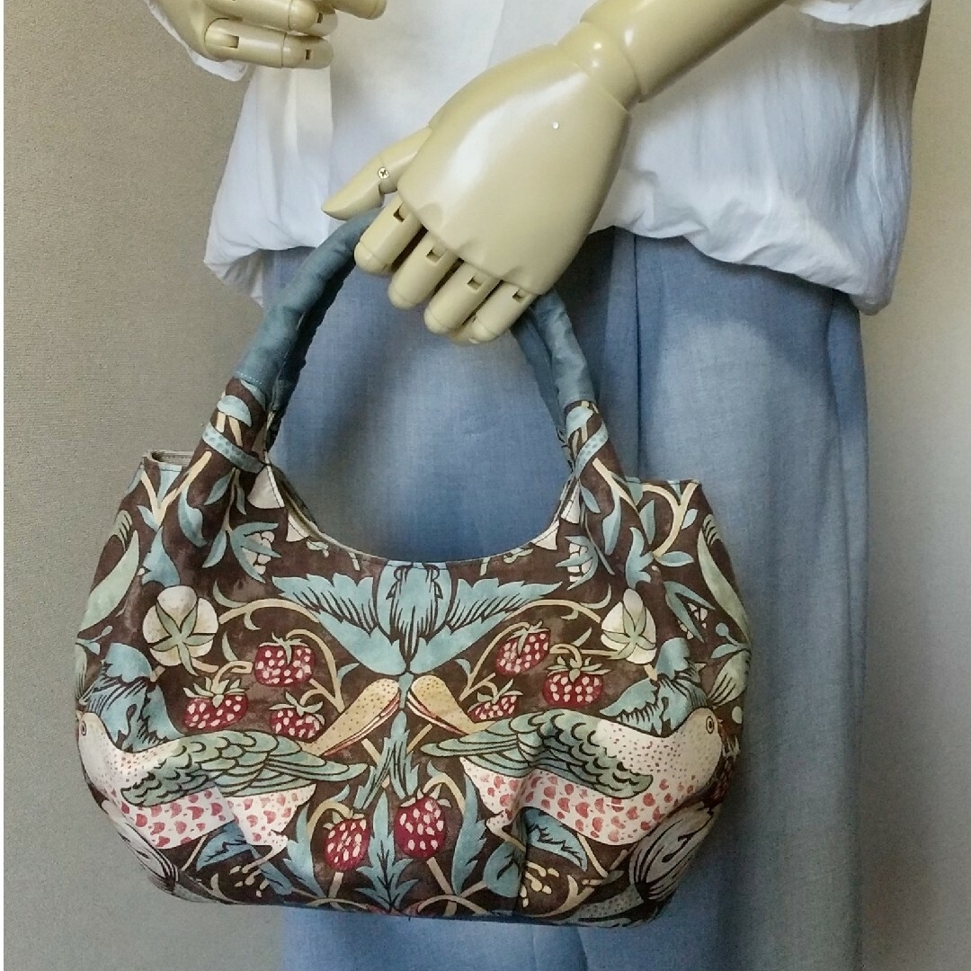ハンドメイド  バルーンバッグ  英国ウィリアムモリス  いちご泥棒 ハンドメイドのファッション小物(バッグ)の商品写真