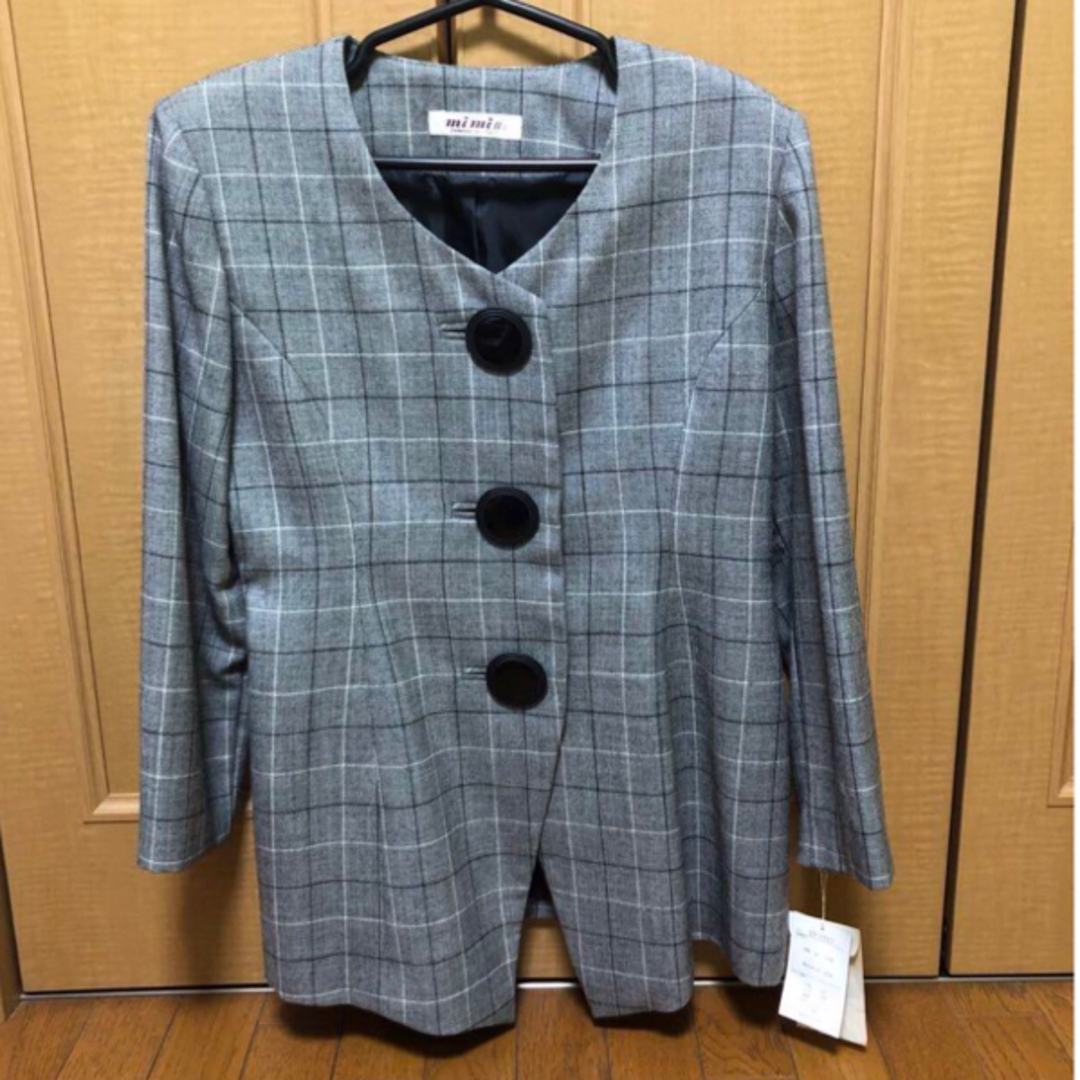 【tammio】未使用品　婦人スーツ　13号 レディースのフォーマル/ドレス(スーツ)の商品写真