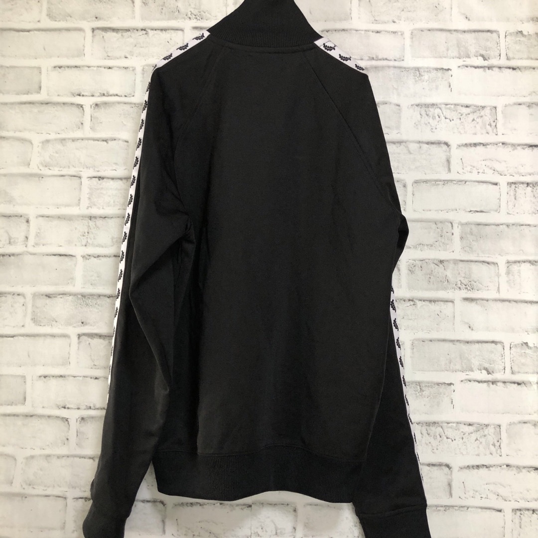 Fred Perry⭐️トラックジャケット S 刺繍月桂樹/テープライン 黒白 Fred Perry⭐️トラックジャケット S 刺繍月桂樹/テープライン 黒白