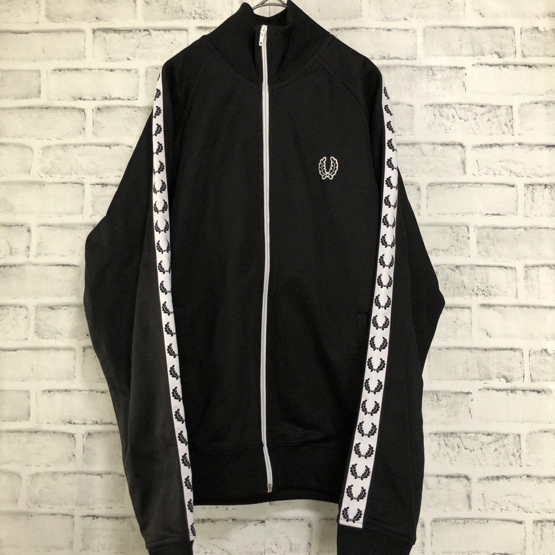 Fred Perry⭐️トラックジャケット S 刺繍月桂樹/テープライン 黒白 Fred Perry⭐️トラックジャケット S 刺繍月桂樹/テープライン 黒白