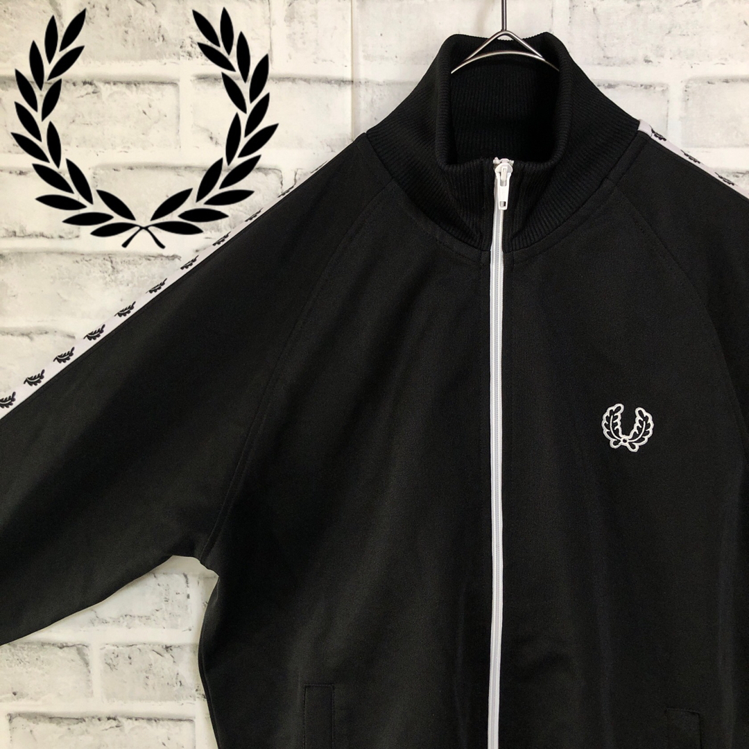 Fred Perry⭐️トラックジャケット S 刺繍月桂樹/テープライン 黒白 Fred Perry⭐️トラックジャケット S 刺繍月桂樹/テープライン 黒白