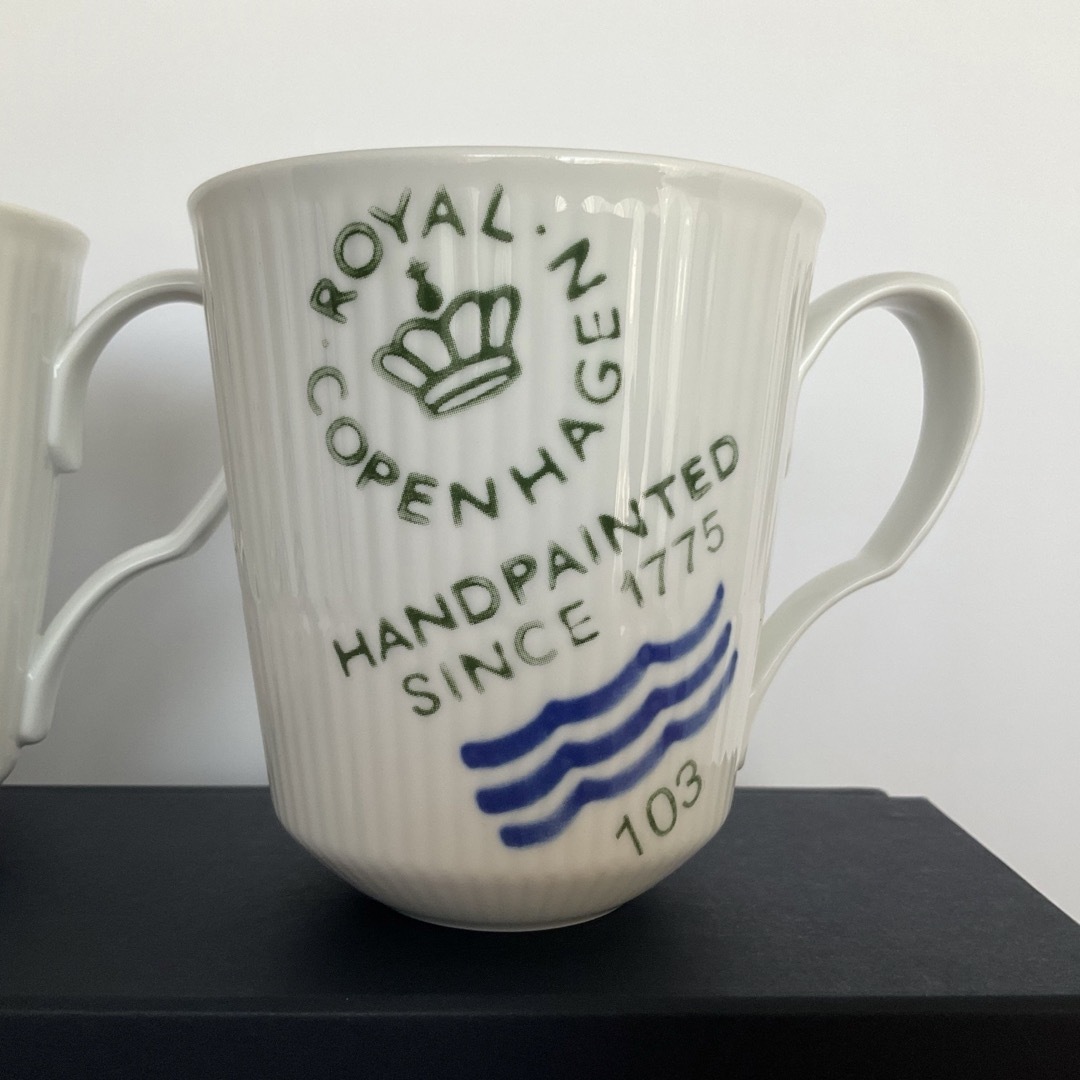 ROYAL COPENHAGEN(ロイヤルコペンハーゲン)のロイヤルコペンハーゲン シグネチャー ペア マグカップ Lサイズ  エンタメ/ホビーの美術品/アンティーク(陶芸)の商品写真