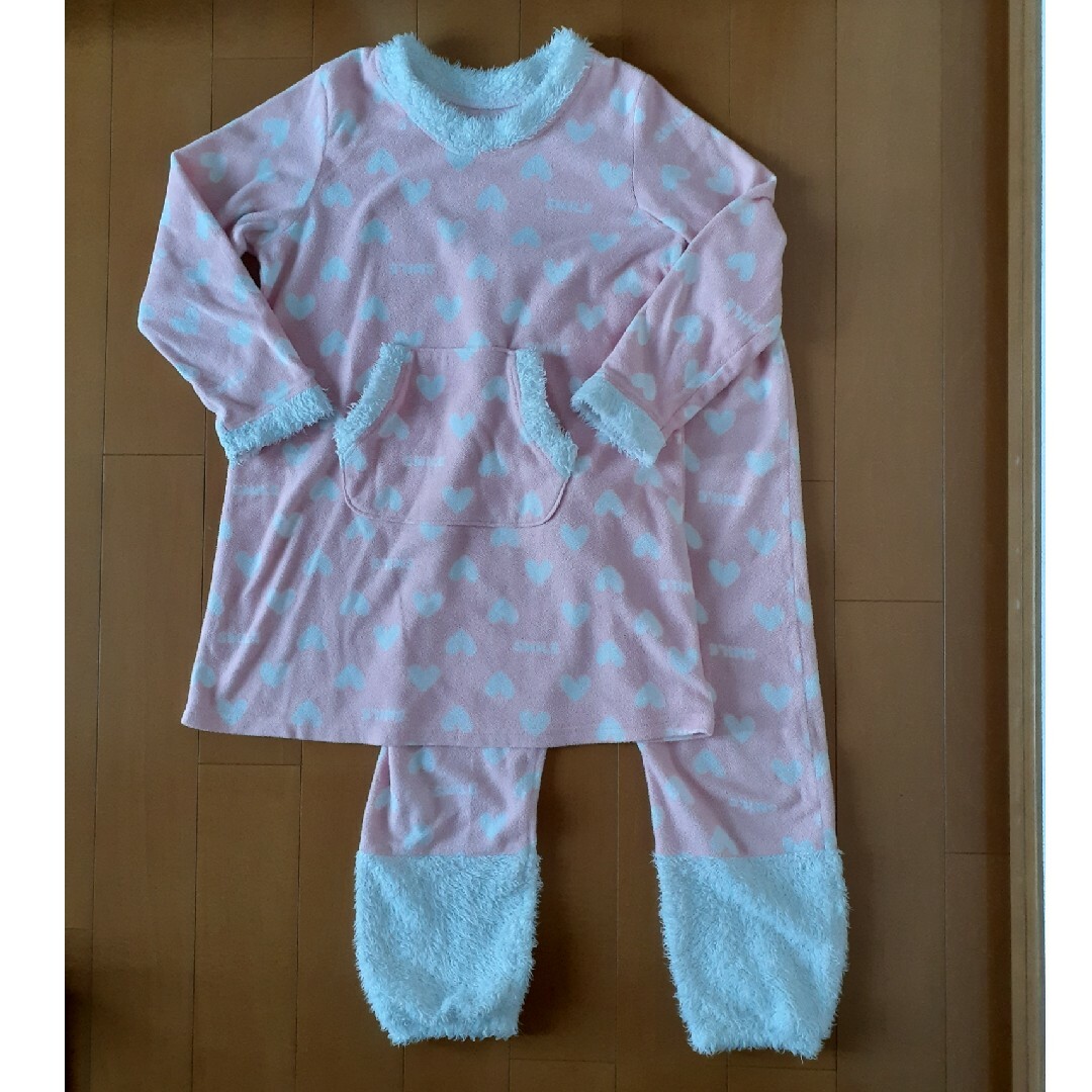 フリース　パジャマ　140 キッズ/ベビー/マタニティのキッズ服女の子用(90cm~)(パジャマ)の商品写真