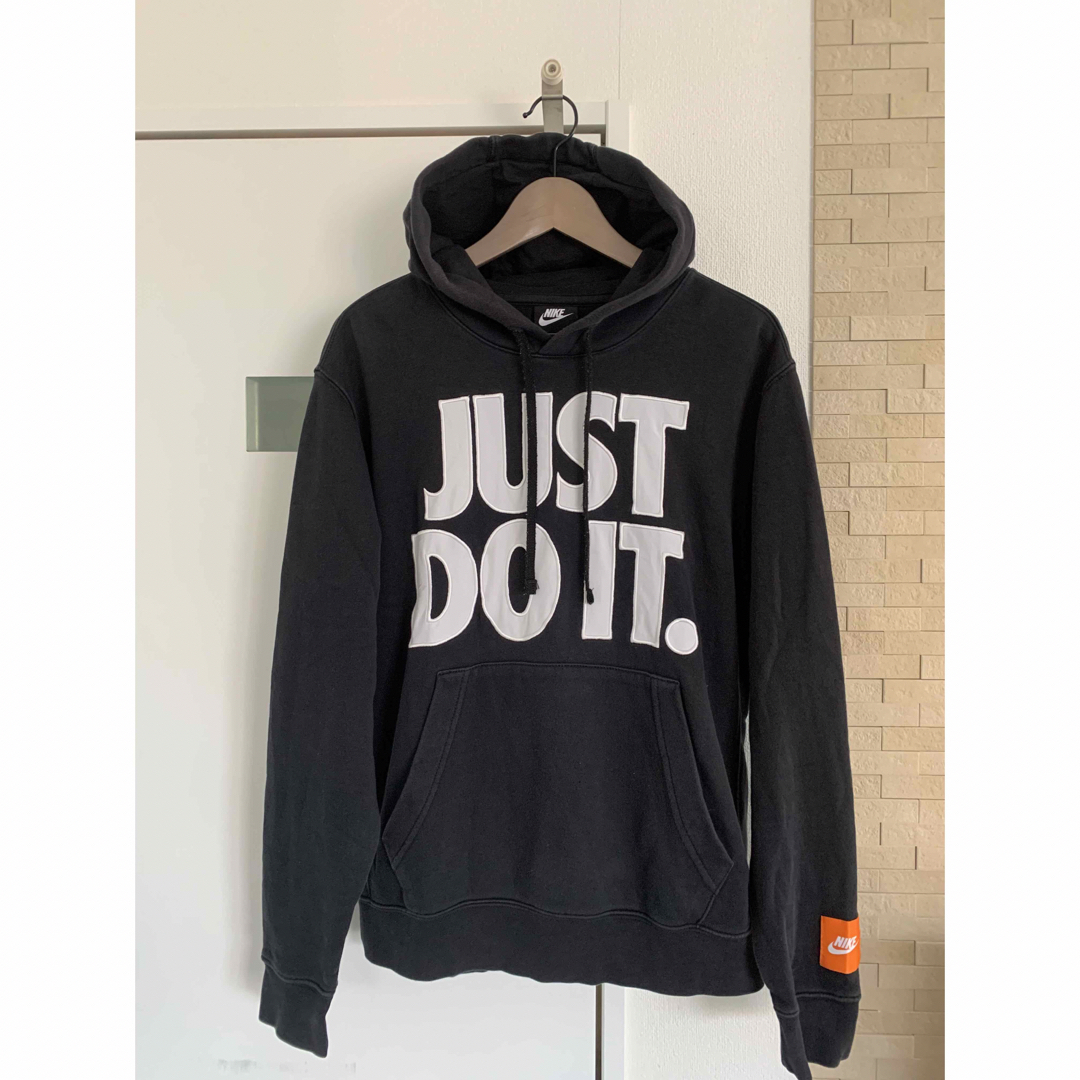 NIKE(ナイキ)のNIKE パーカー　黒　just do it ロゴ メンズのトップス(パーカー)の商品写真