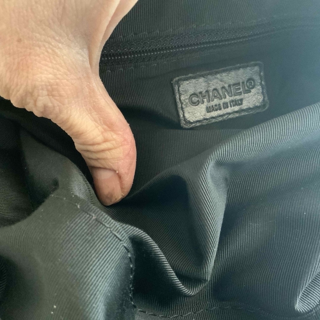 CHANEL(シャネル)のシャネルワイルドステッチミニボストン　トートバッグ　黒皮バッグ　おしゃれ上級者 レディースのバッグ(ボストンバッグ)の商品写真