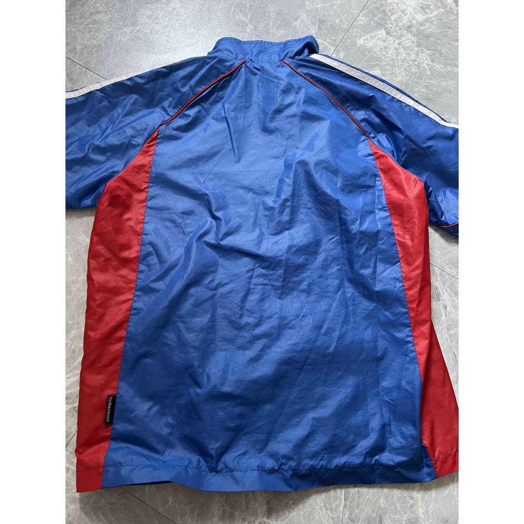 adidas(アディダス)のadidas厚手ウインドブレーカー150 キッズ/ベビー/マタニティのキッズ服男の子用(90cm~)(ジャケット/上着)の商品写真