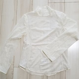 ユニクロ(UNIQLO)のユニクロ　シアーハイネックT　マメクロゴウチコラボ(カットソー(長袖/七分))