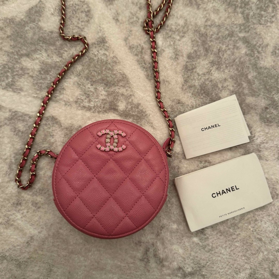 CHANEL(シャネル)のシャネル 31番代 丸型ショルダー バッグ キャビアスキン レザー ピンク レディースのバッグ(ショルダーバッグ)の商品写真