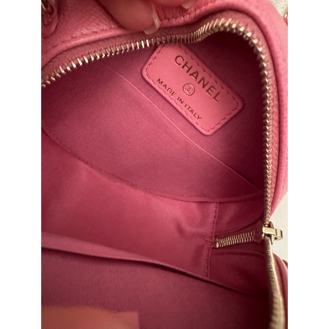 CHANEL(シャネル)のシャネル 31番代 丸型ショルダー バッグ キャビアスキン レザー ピンク レディースのバッグ(ショルダーバッグ)の商品写真