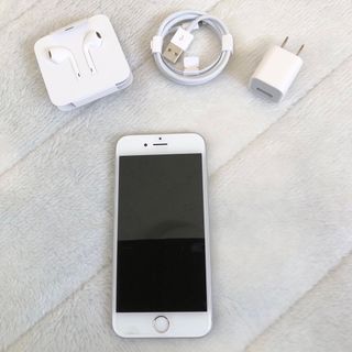 アイフォーン(iPhone)のiPhone 6s Silver 64 GB(スマートフォン本体)