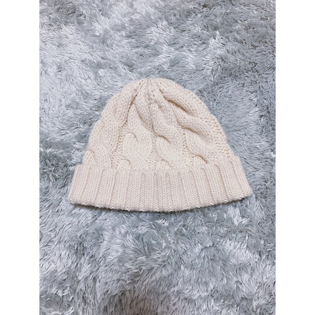 ケーブル編みニット帽 レディース春秋冬 ウール 防寒 白ホワイト  レディースの帽子(ニット帽/ビーニー)の商品写真