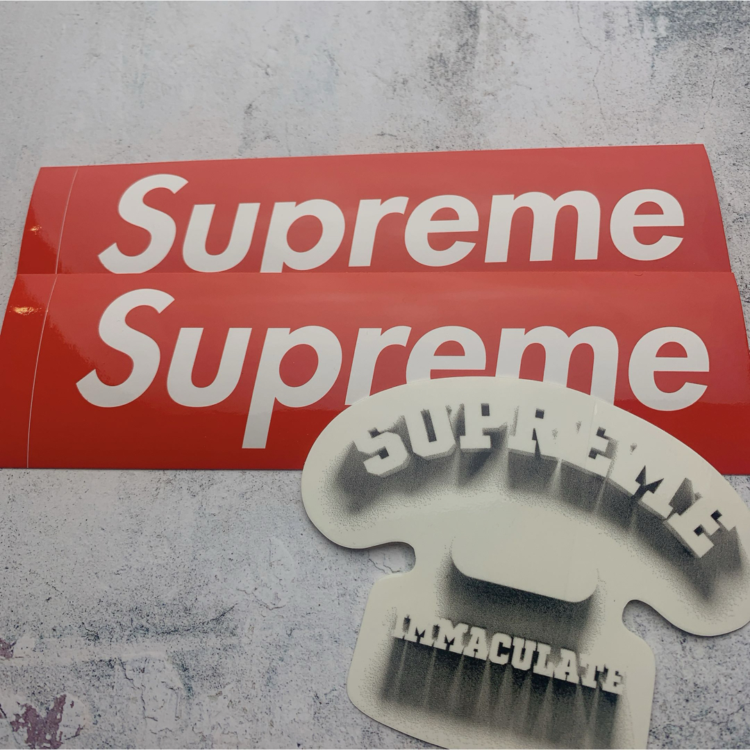 Supreme(シュプリーム)の美品　supreme ステッカー　3枚　shadow tee sticker ハンドメイドの文具/ステーショナリー(しおり/ステッカー)の商品写真