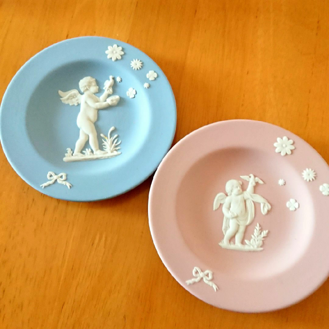 WEDGWOOD(ウェッジウッド)の二点 WEDGWOODウェッジウッドペールピンクペールブルー小皿 インテリア/住まい/日用品のインテリア小物(小物入れ)の商品写真