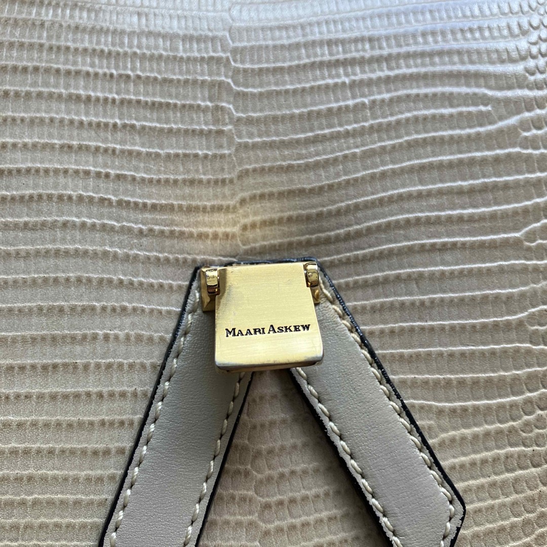 Maari Askew本革リザード型押し2wayショルダーバッグベージュ色 レディースのバッグ(ショルダーバッグ)の商品写真