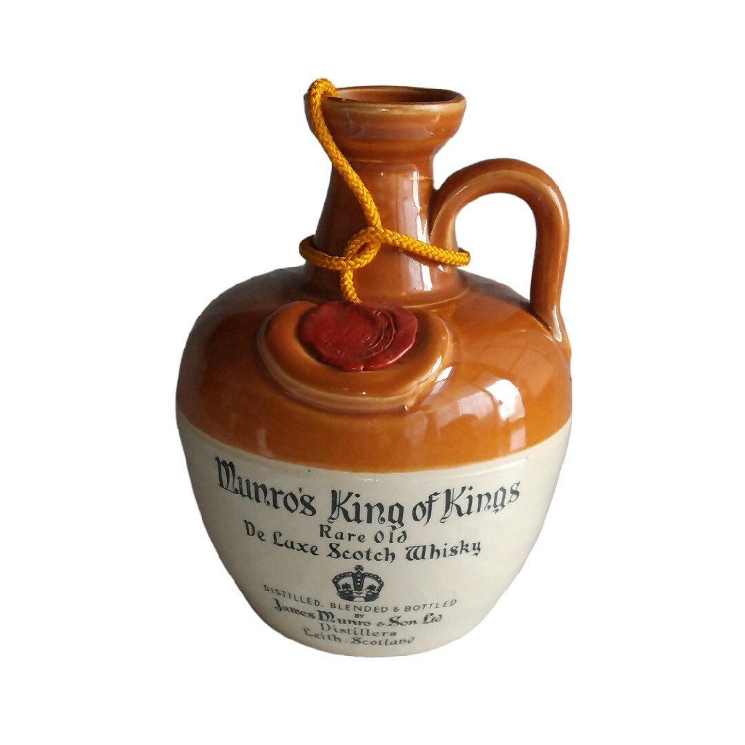 古酒 スコッチウイスキー　キングオブキングス　陶器ボトル 食品/飲料/酒の酒(ウイスキー)の商品写真