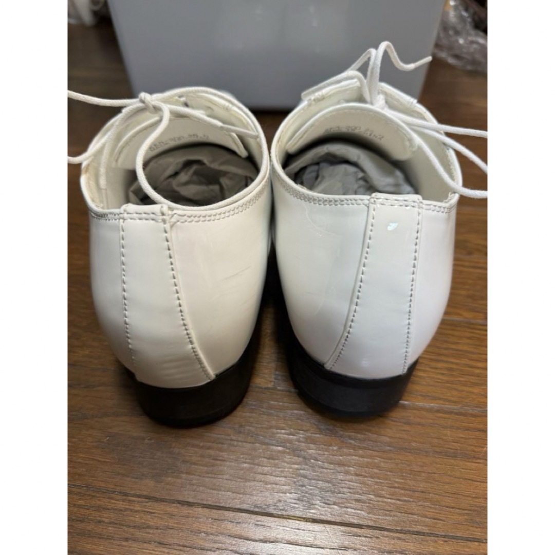 新郎用シークレットシューズ　白エナメル　25cm メンズの靴/シューズ(ドレス/ビジネス)の商品写真