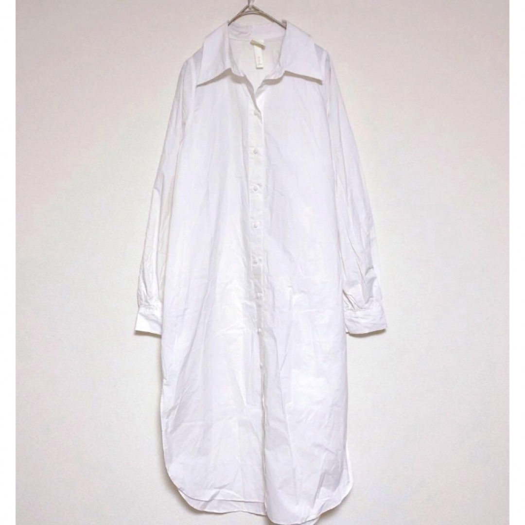 ZARA(ザラ)のビッグシルエットシャツ ロングシャツワンピース 白ホワイト オーバーサイズシャツ レディースのトップス(シャツ/ブラウス(長袖/七分))の商品写真