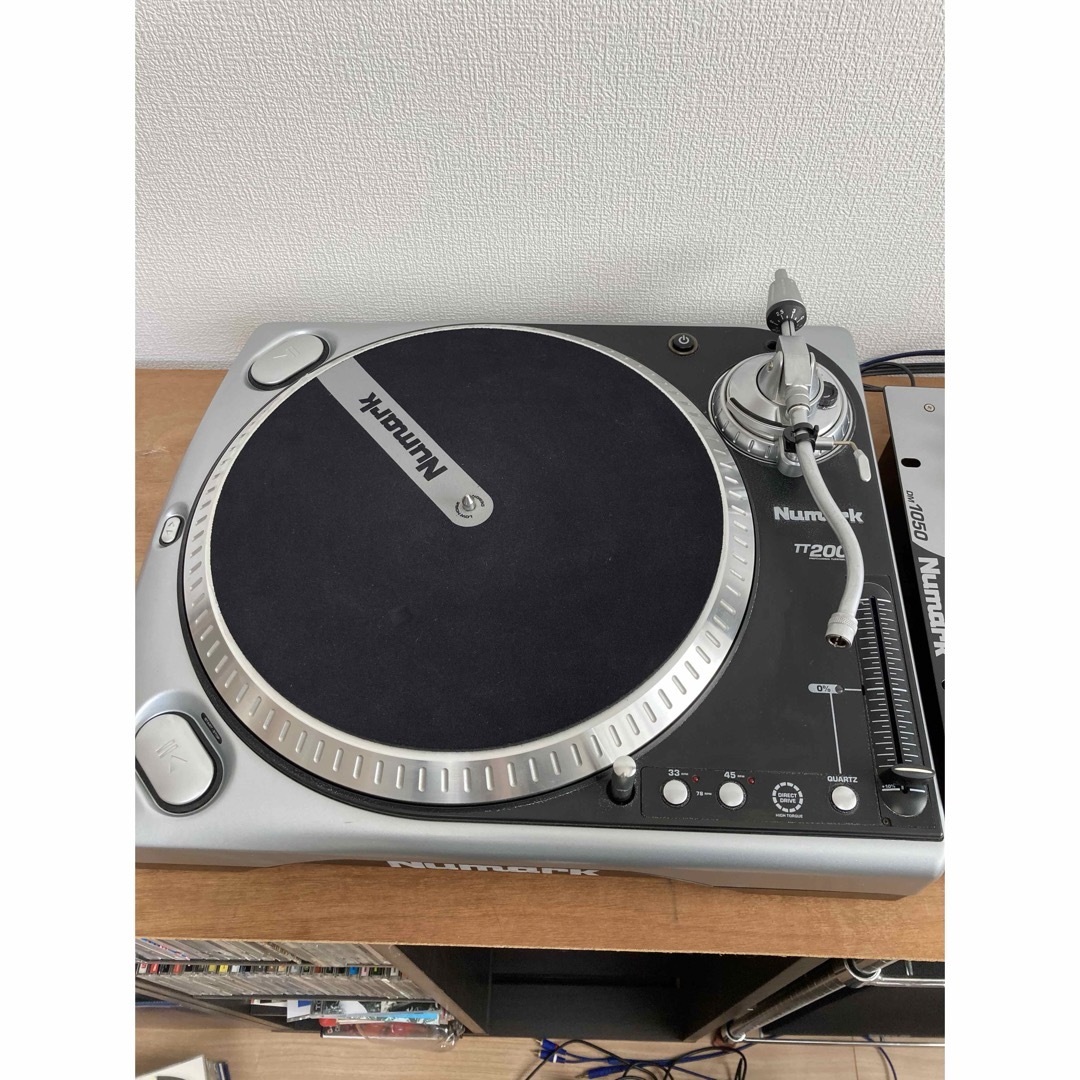 2台セット Numark 磨か TT200 ターンテーブル レコードプレイヤー 2台セット Numark 磨か TT200 ターンテーブル レコードプレイヤー