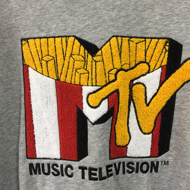 E hyphen world gallery(イーハイフンワールドギャラリー)のイーハイフン MTV コラボスウェット レディースのトップス(トレーナー/スウェット)の商品写真