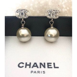 シャネル(CHANEL)のCHANEL ★美品★ シャネル ココマーク ピアス クリスタル パール(ピアス)