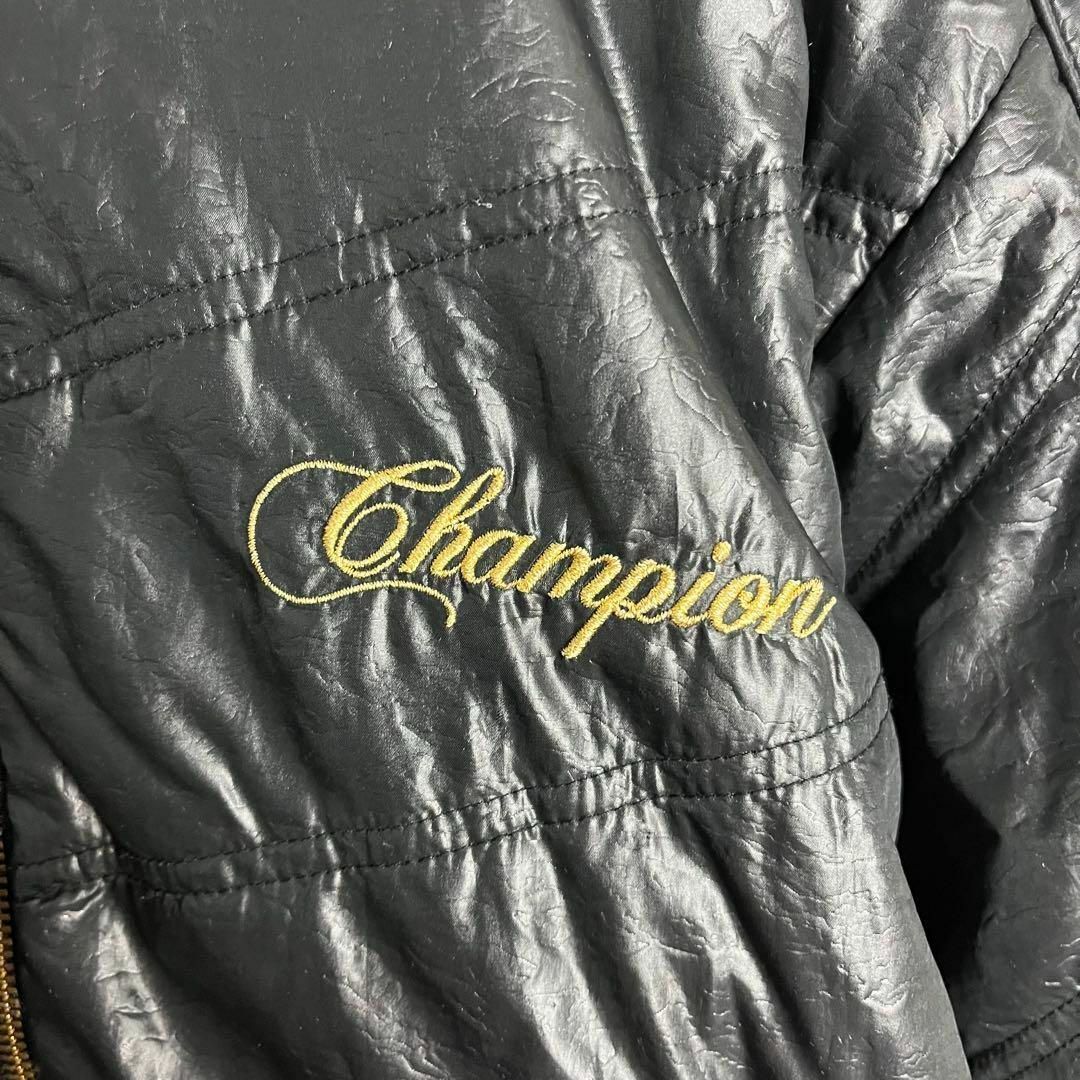 Champion(チャンピオン)の【希少デザイン】チャンピオン☆刺繍ワンポイントロゴナイロンジャケット 定番カラー メンズのジャケット/アウター(ナイロンジャケット)の商品写真