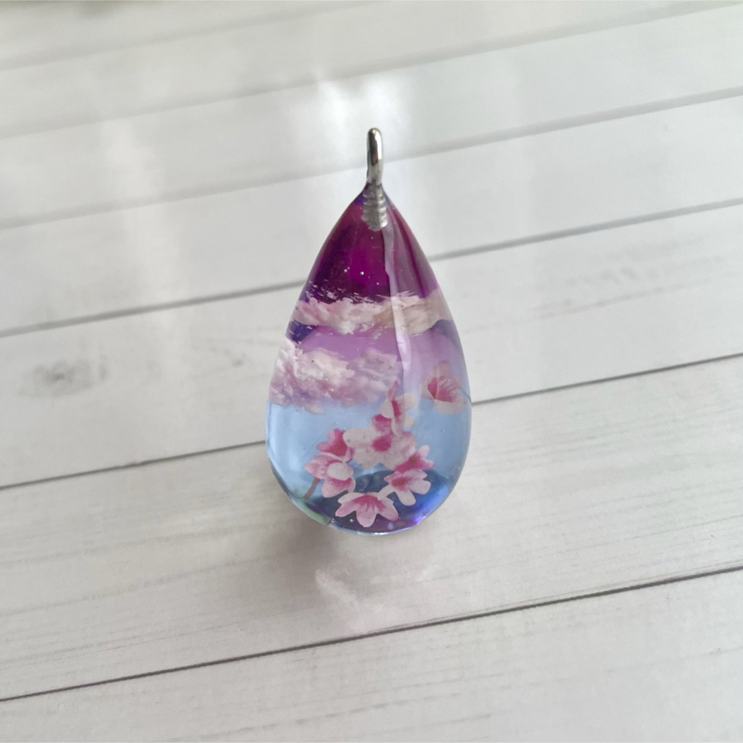 しずく 雫型 ハンドメイド レジンネックレス No.167 桜 ハンドメイドのアクセサリー(ネックレス)の商品写真