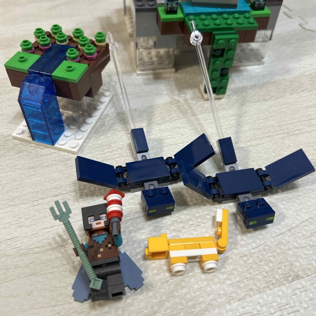 Lego(レゴ)のLEGO マインクラフト 21173 そびえる塔 キッズ/ベビー/マタニティのおもちゃ(積み木/ブロック)の商品写真