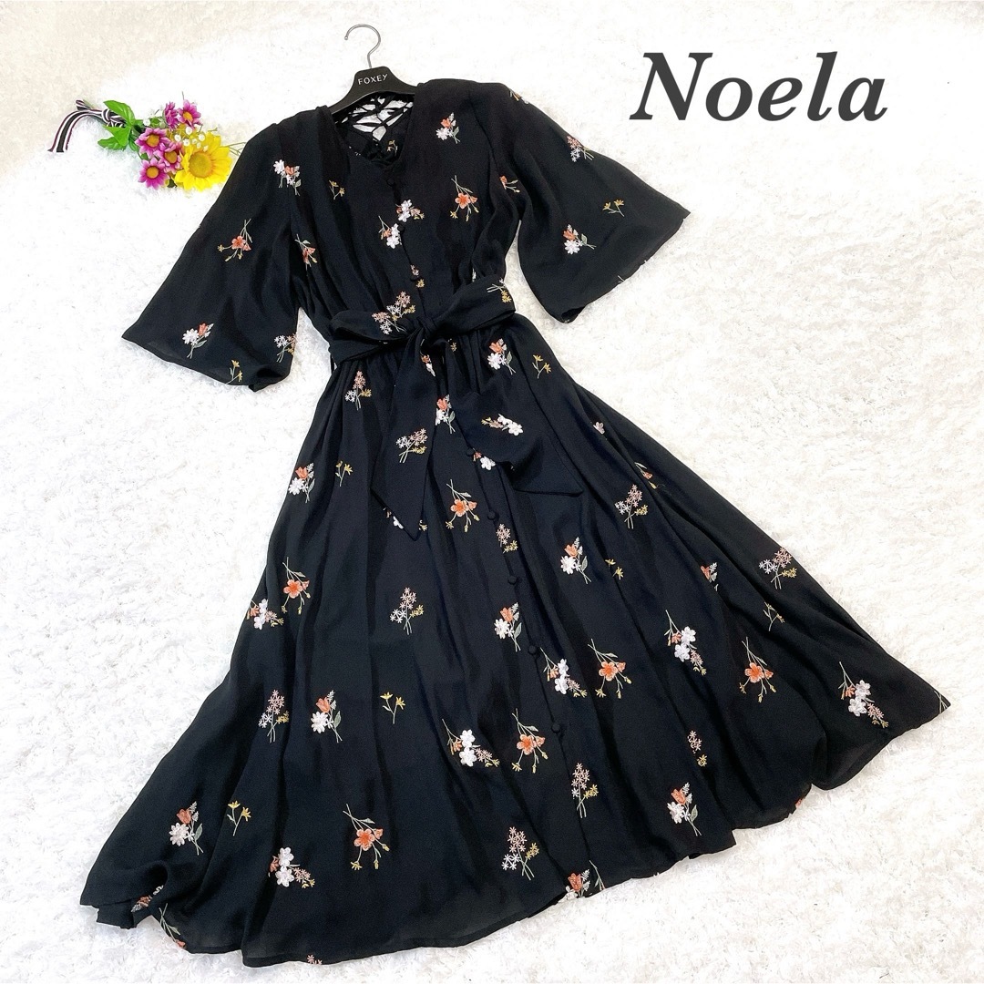 Noela ノエラ 花柄 ロングワンピース 刺繍リボン 半袖 フリル フレア黒 | フリマアプリ ラクマ