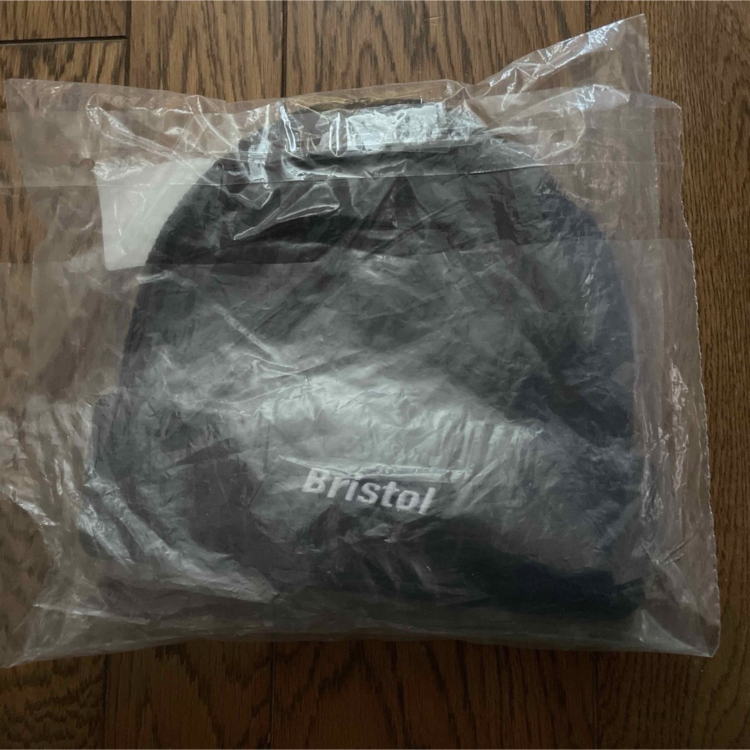 F.C.R.B.(エフシーアールビー)の新品 F.C.Real Bristol Small Classic Beanie メンズの帽子(ニット帽/ビーニー)の商品写真