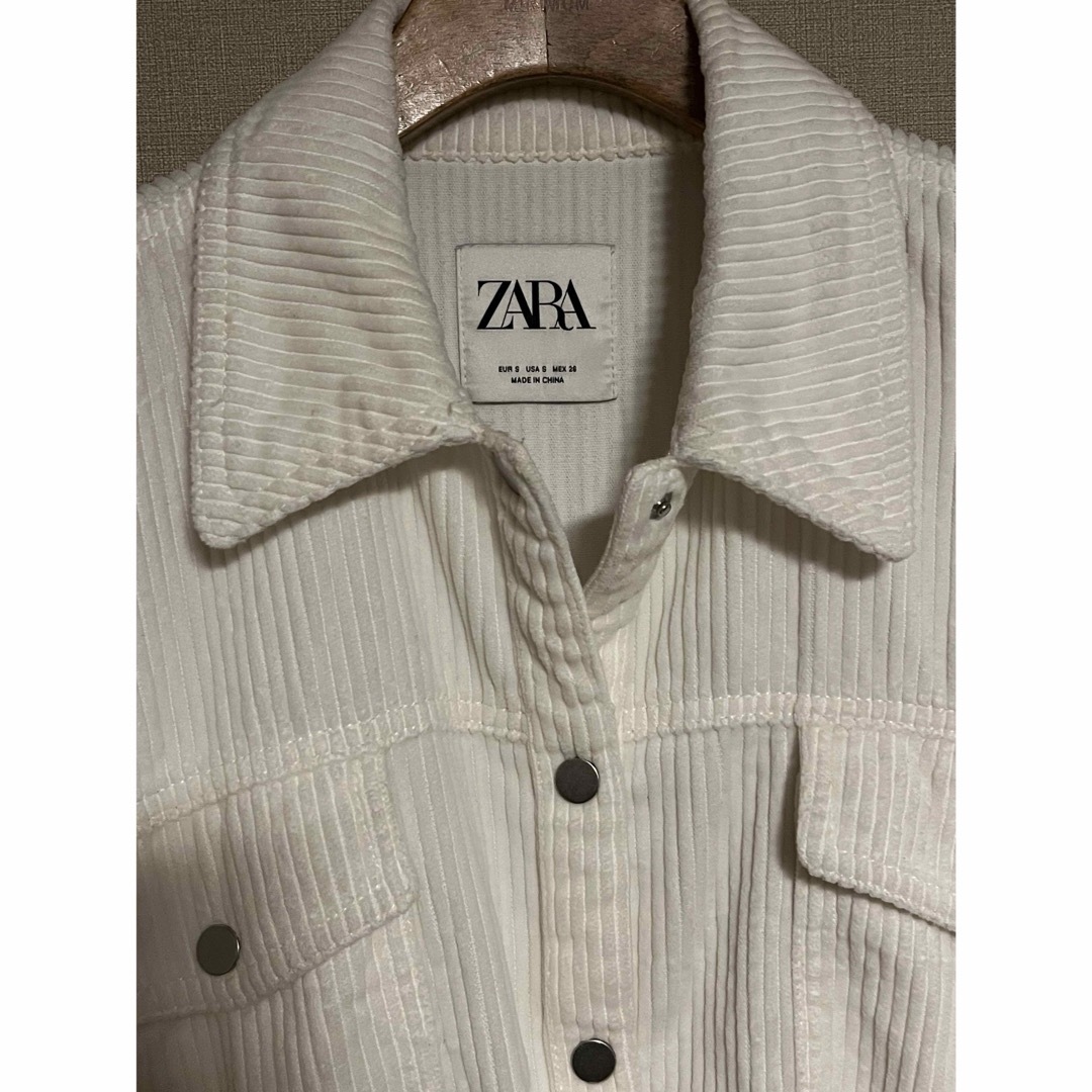 ZARA(ザラ)のZARA コーデュロイ オーバーサイズ　ドロップショルダー シャツジャケット レディースのトップス(シャツ/ブラウス(長袖/七分))の商品写真