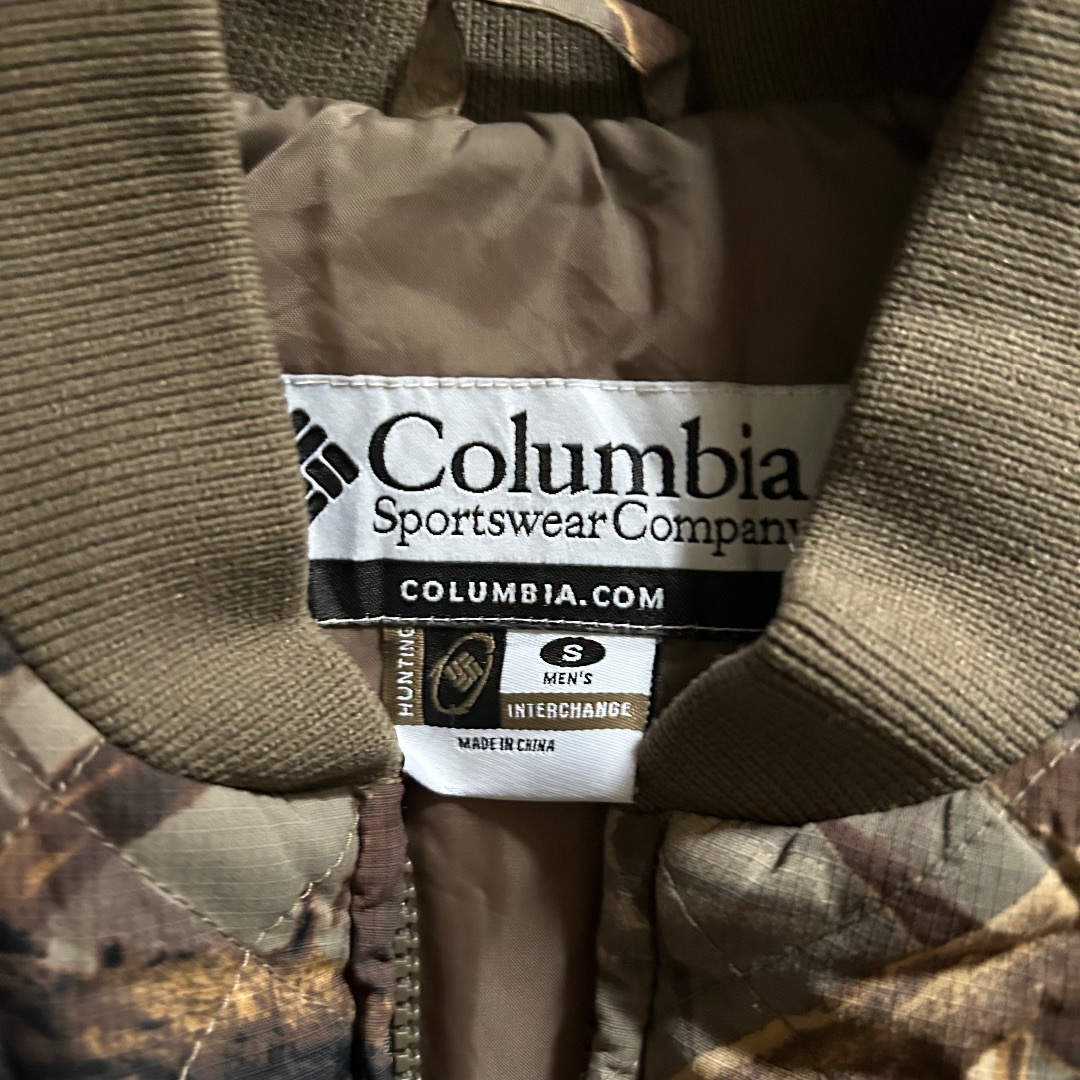 Columbia(コロンビア)のコロンビア リアルツリー柄ウォームアップジャケット S メンズのジャケット/アウター(ブルゾン)の商品写真