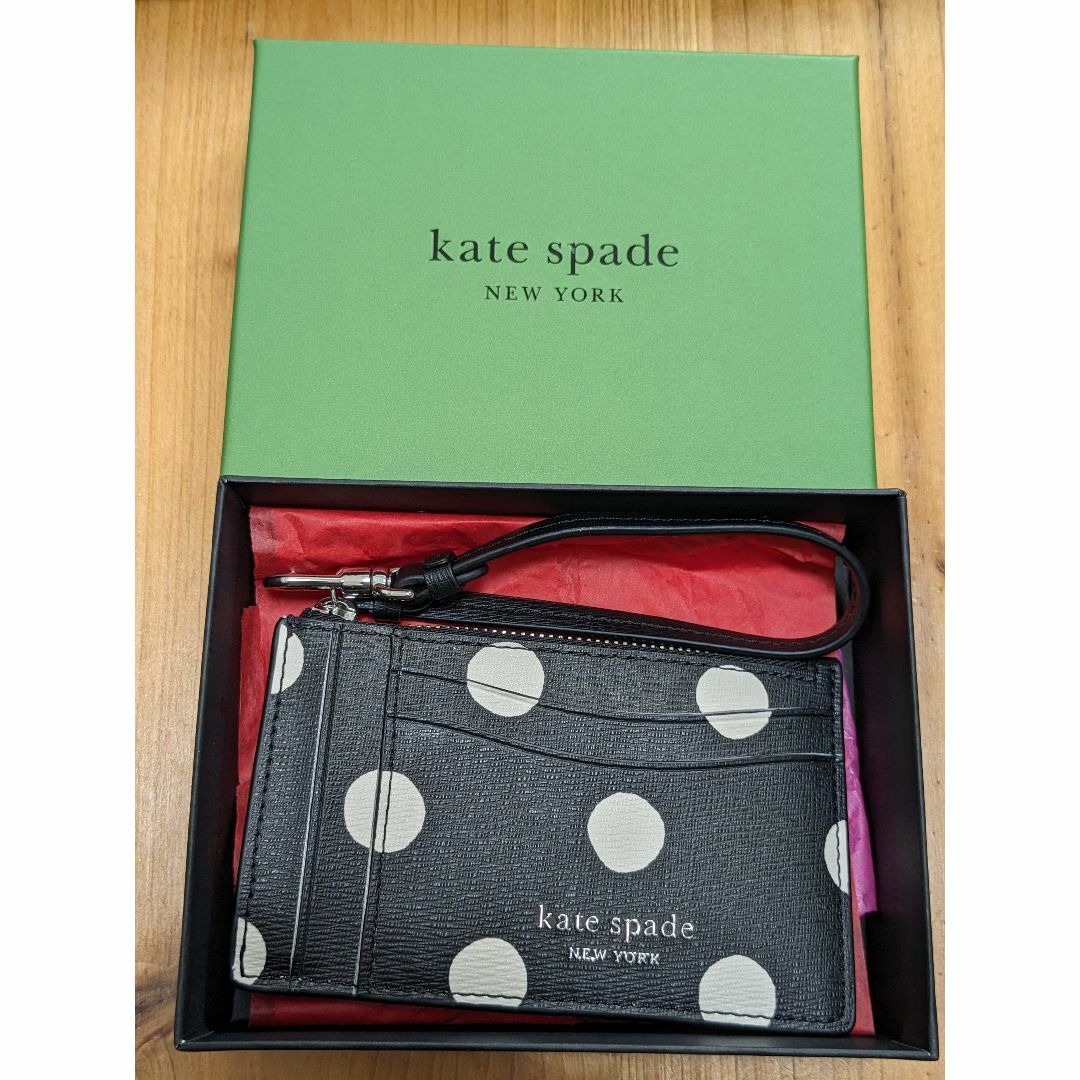 kate spade new york(ケイトスペードニューヨーク)のケイトスペードニューヨーク　ドット柄カードケース　箱付き レディースのファッション小物(キーケース)の商品写真