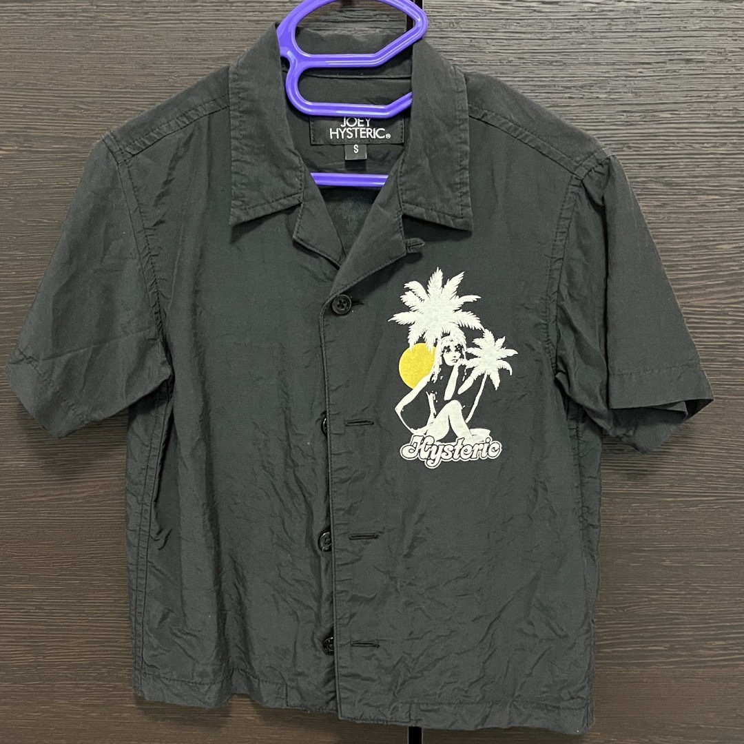 JOEY HYSTERIC(ジョーイヒステリック)のブラックシャツ キッズ/ベビー/マタニティのキッズ服男の子用(90cm~)(Tシャツ/カットソー)の商品写真