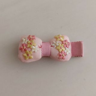 値下げ！メゾピアノ　リボンヘアクリップ　ピンク