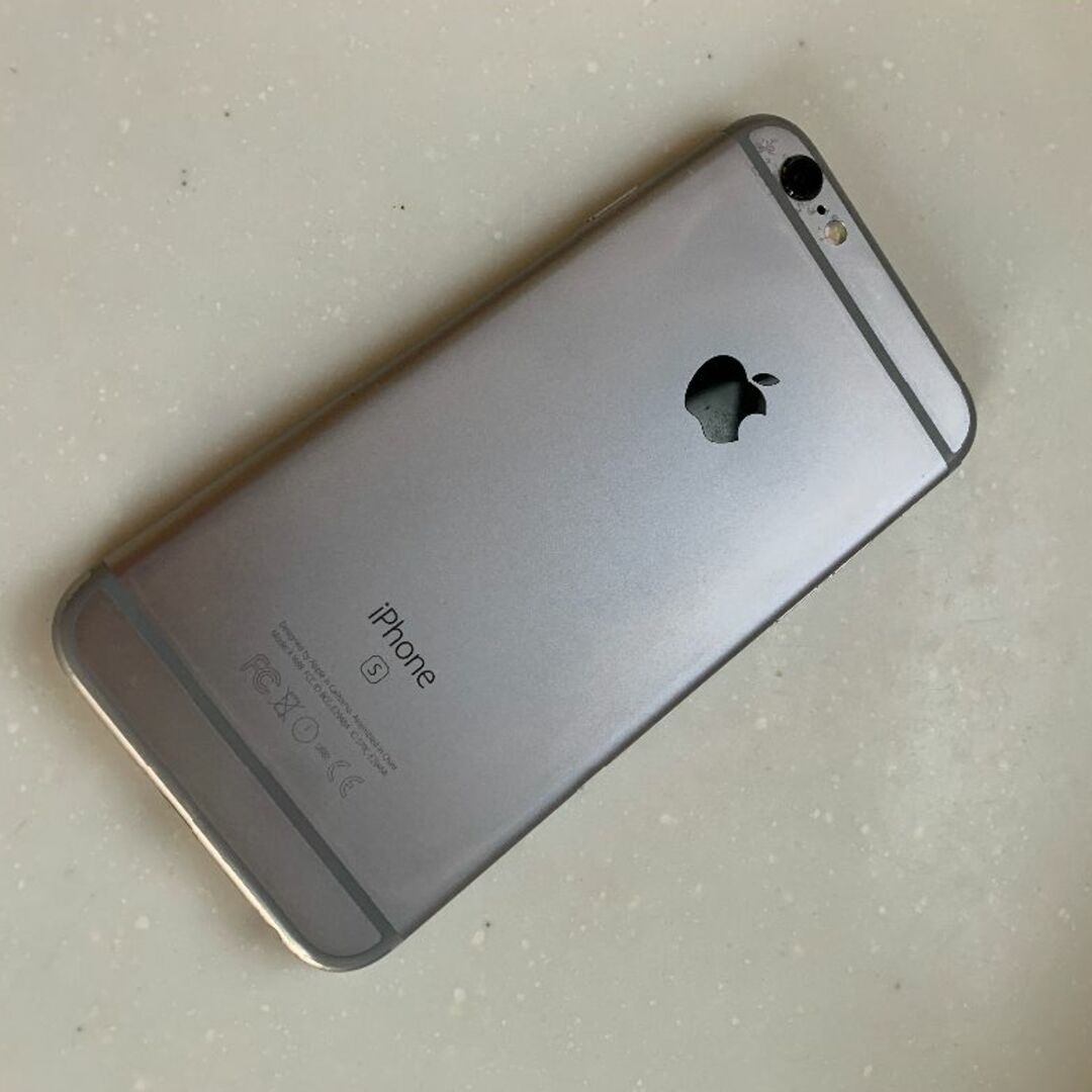 Apple(アップル)のiPhone 6s Silver 16GB スマホ/家電/カメラのスマートフォン/携帯電話(スマートフォン本体)の商品写真