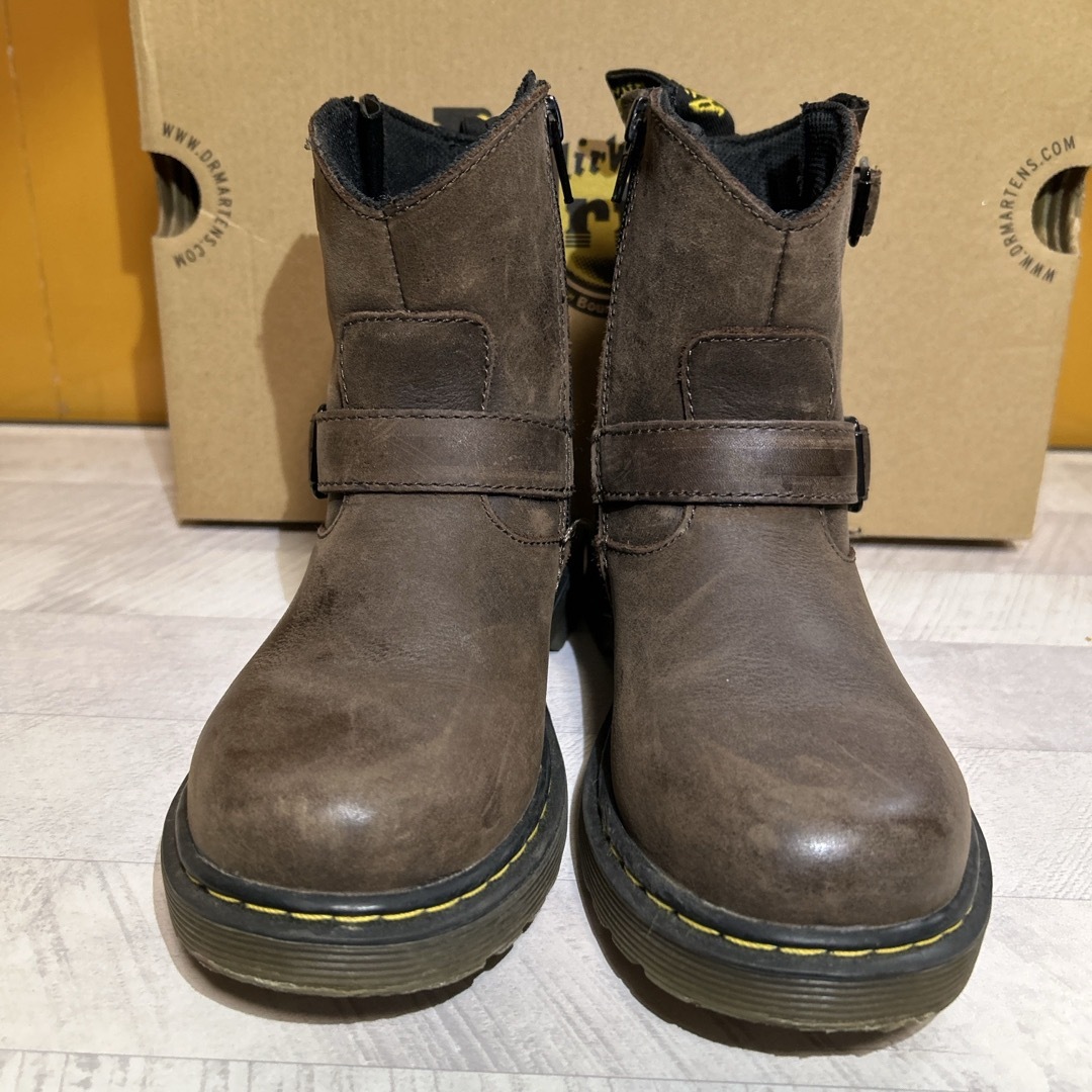 Dr.Martens(ドクターマーチン)のドクターマーチン　ブーツ　キッズ　UK1 キッズ/ベビー/マタニティのキッズ靴/シューズ(15cm~)(ブーツ)の商品写真