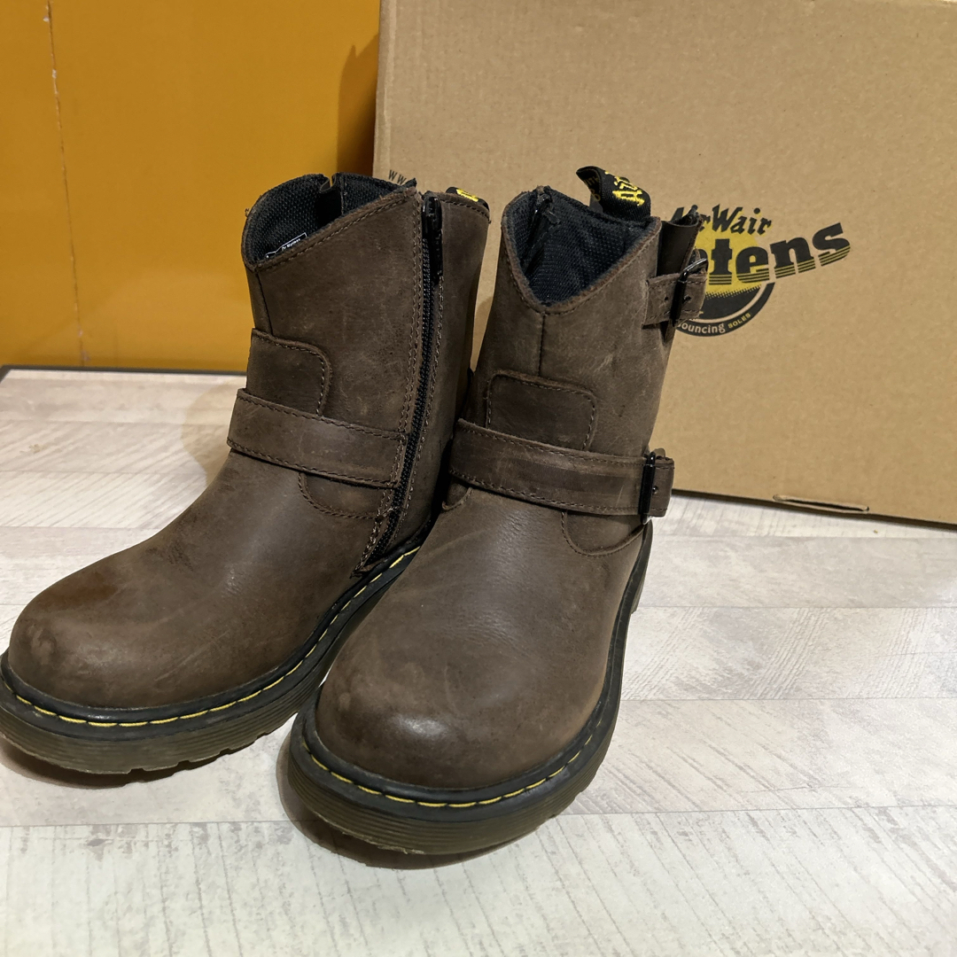 Dr.Martens(ドクターマーチン)のドクターマーチン　ブーツ　キッズ　UK1 キッズ/ベビー/マタニティのキッズ靴/シューズ(15cm~)(ブーツ)の商品写真