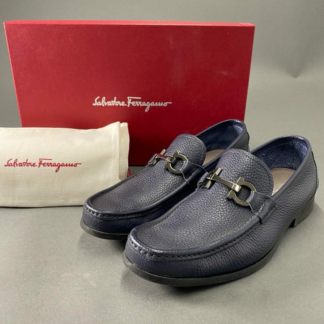 Salvatore Ferragamo(サルヴァトーレフェラガモ)の2b24 イタリア製 Salvatore Ferragamo サルバトーレフェラガモ ドレスシューズ ビットローファー 7 ネイビー レザーシューズ ビジネスシューズ メンズ メンズの靴/シューズ(ドレス/ビジネス)の商品写真