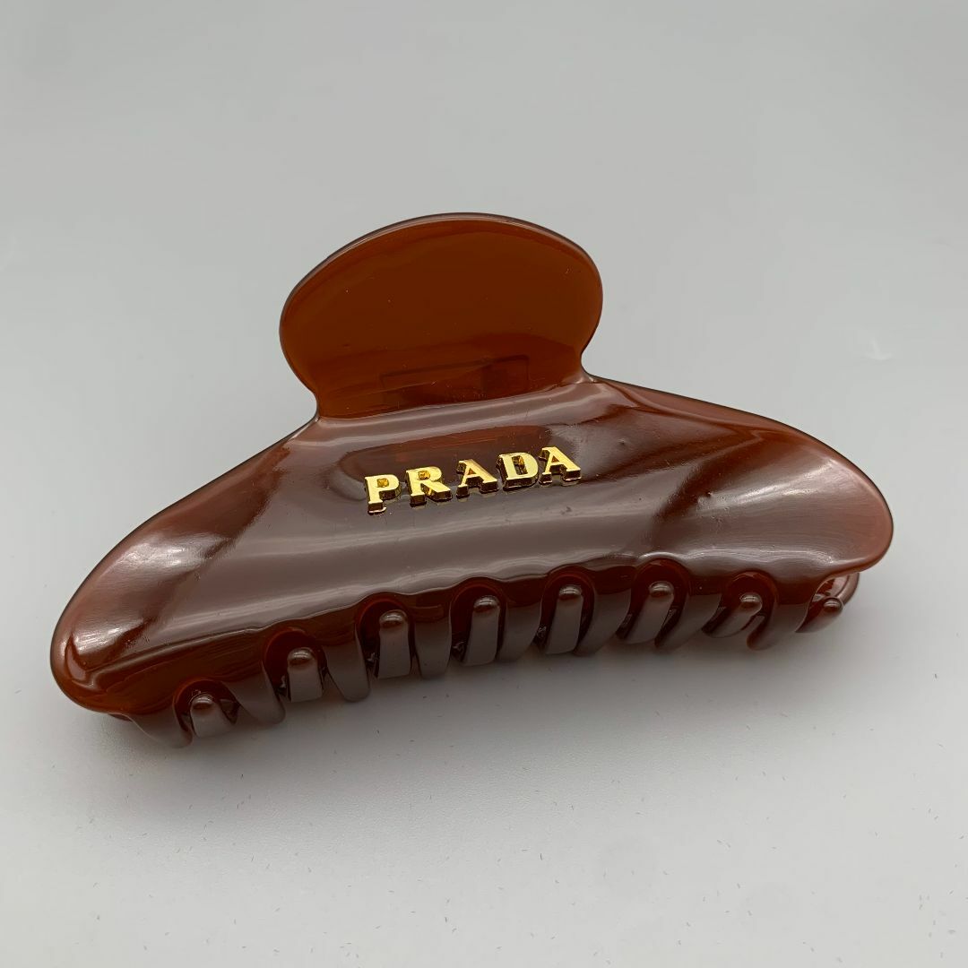 PRADA(プラダ)の特価！新品未使用　プラダヘアクリップ　PRADA　ヘアクリップ　10.5ｃｍ レディースのヘアアクセサリー(バレッタ/ヘアクリップ)の商品写真