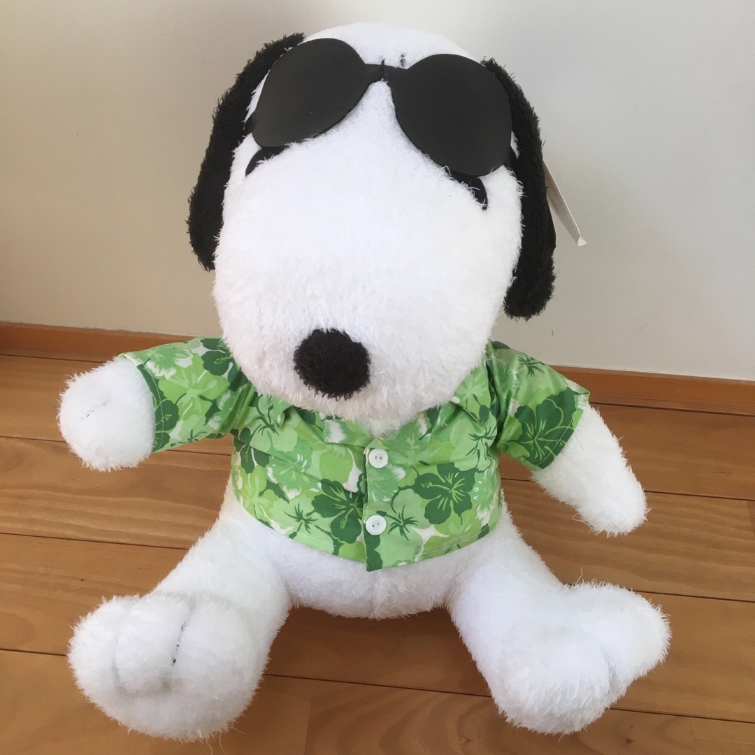 SNOOPY(スヌーピー)のスヌーピー  アロハ　ぬいぐるみ エンタメ/ホビーのおもちゃ/ぬいぐるみ(キャラクターグッズ)の商品写真