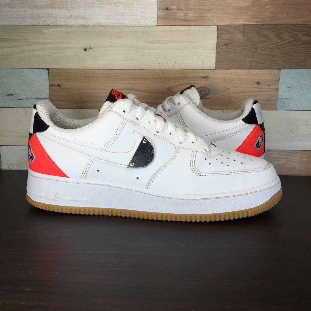 NIKE(ナイキ)のNIKE AIR FORCE 1 07 LV8 27cm メンズの靴/シューズ(スニーカー)の商品写真