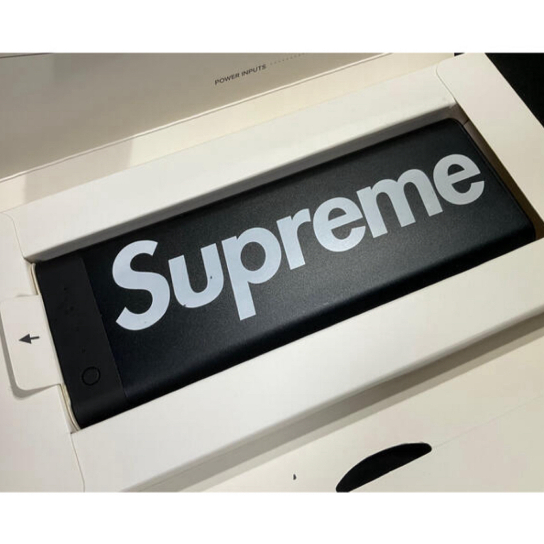 Supreme(シュプリーム)のSupreme モバイルバッテリー 20000mAh 中古稼働品 スマホ/家電/カメラのスマートフォン/携帯電話(バッテリー/充電器)の商品写真