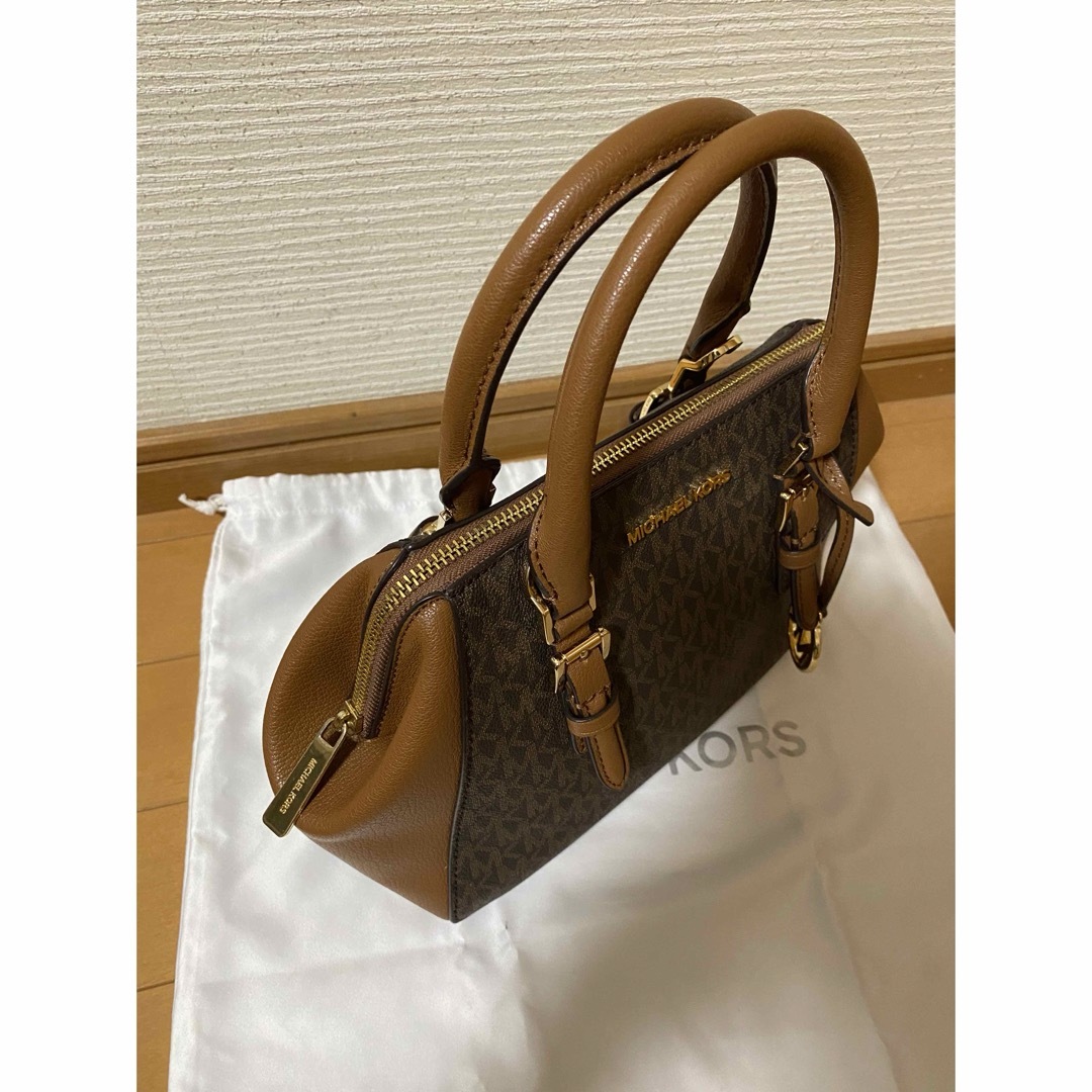 Michael Kors(マイケルコース)のお値下げ！美品　MICHAEL KORS マイケルコース　2way バッグ レディースのバッグ(ショルダーバッグ)の商品写真