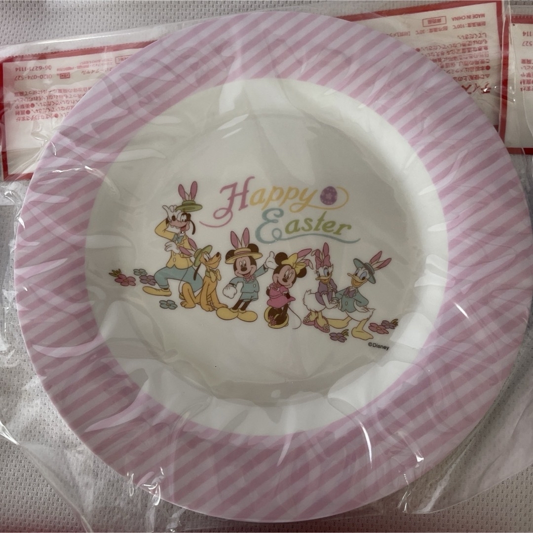 (新品　非売品)ディズニー　プラスチックプレート全４種　6枚セット お皿 エンタメ/ホビーのコレクション(ノベルティグッズ)の商品写真