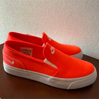 ナイキ(NIKE)のNIKE ナイキ　スリッポン　スニーカー　ネオンオレンジ(スニーカー)