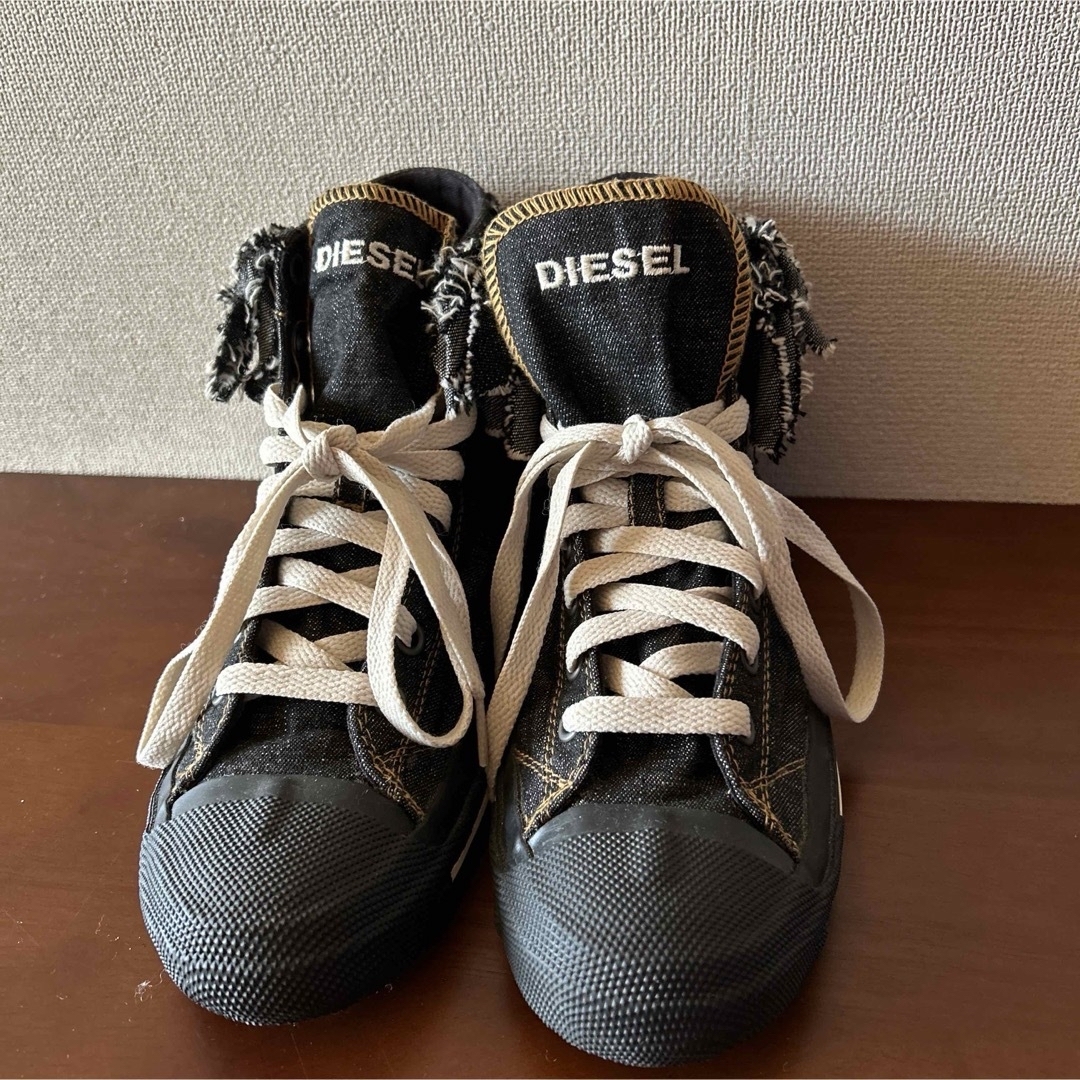 DIESEL(ディーゼル)のアサリ様専用　スニーカー　パンツ　ベルト　ニット　6点セット レディースの靴/シューズ(スニーカー)の商品写真