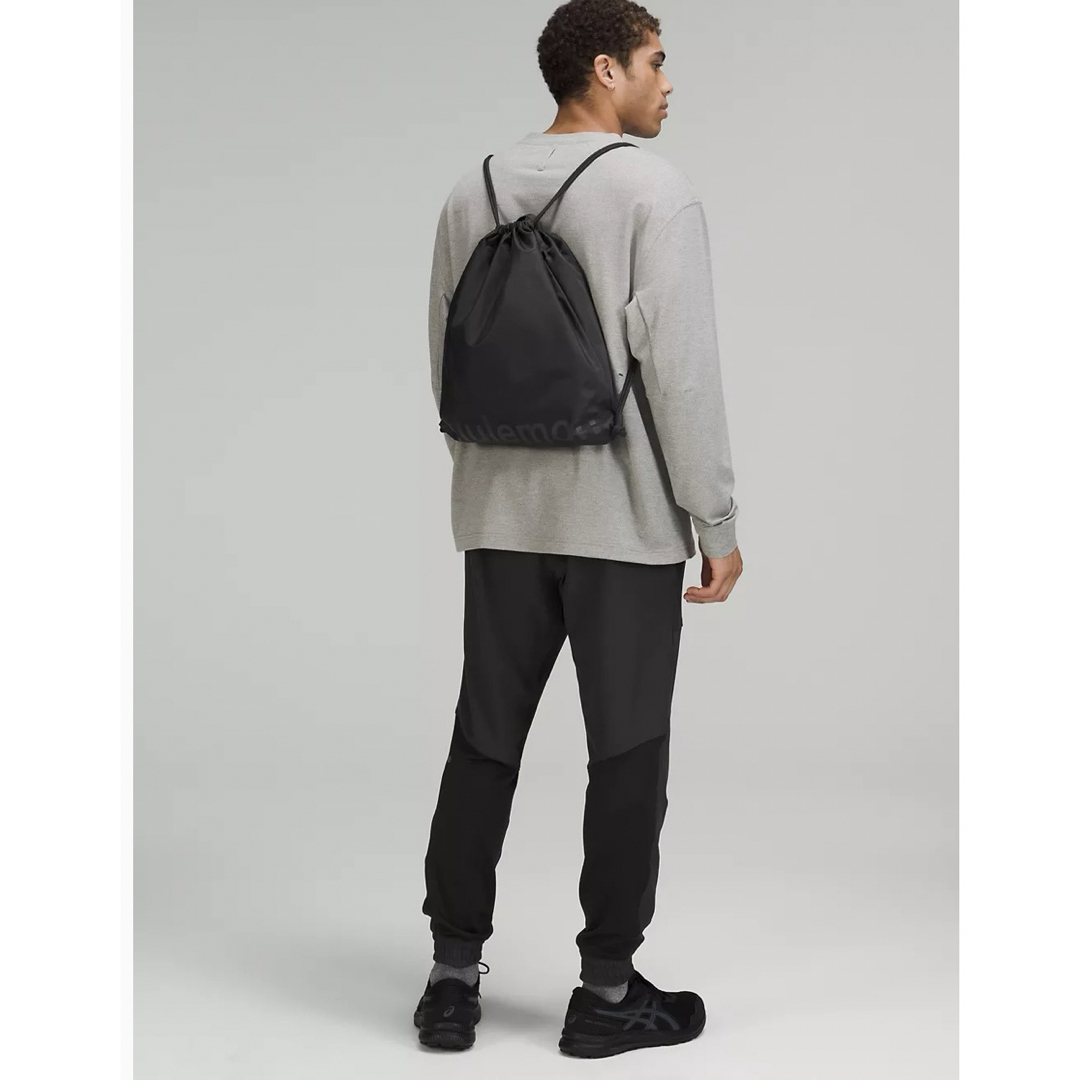 lululemon(ルルレモン)の新品 ルルレモン Lightweight Gym Sack 13L レディースのバッグ(リュック/バックパック)の商品写真